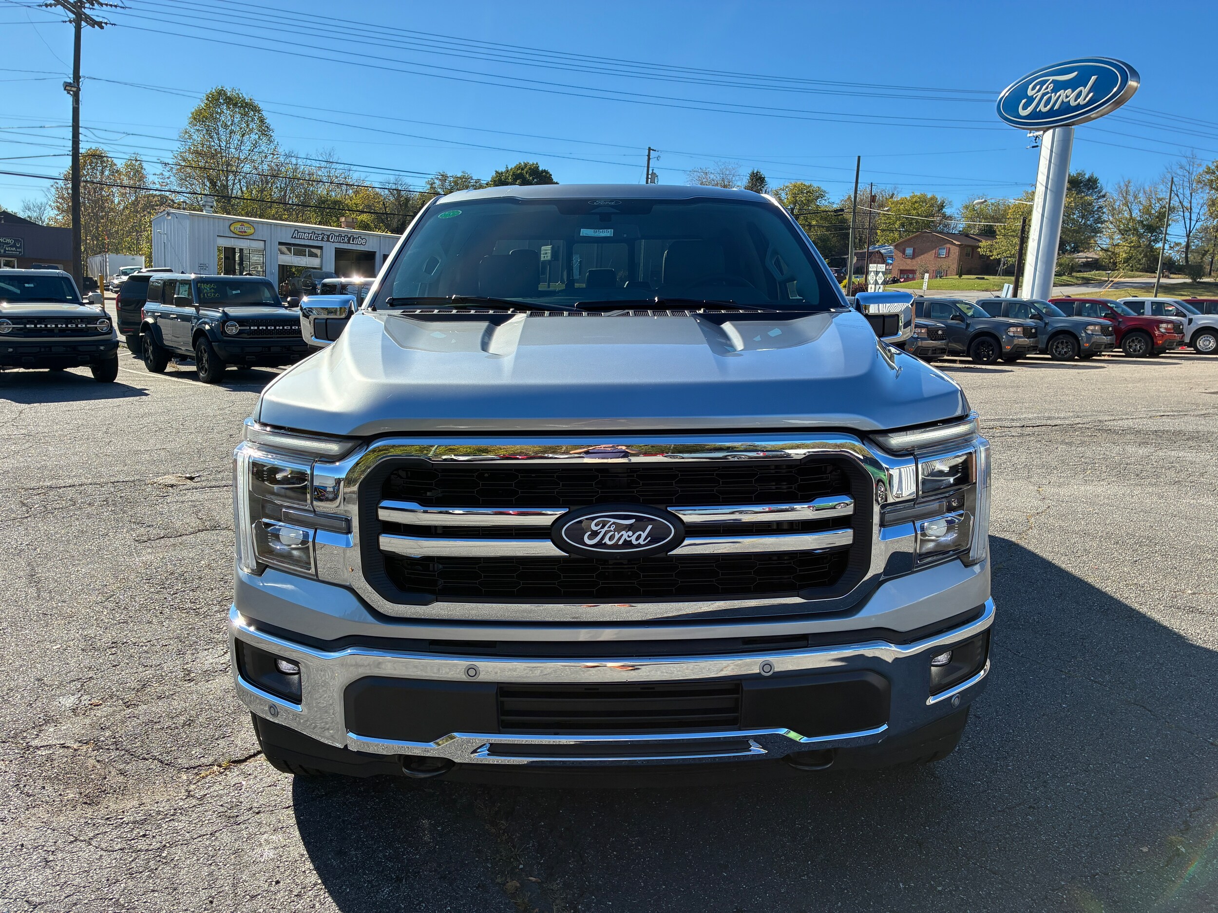 2025 Ford F-150 Lariat photo 2