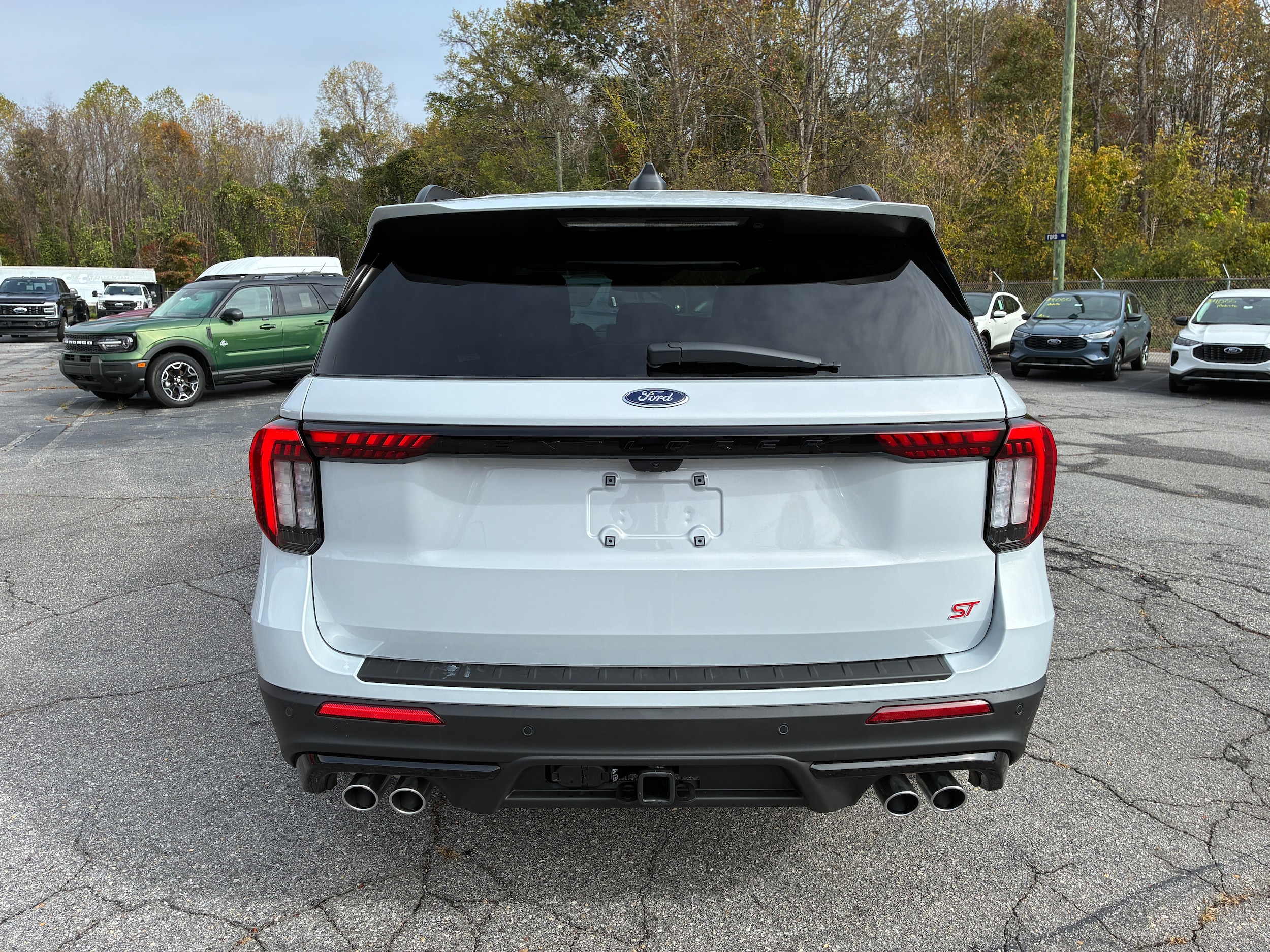 2026 Ford Explorer ST - Photo 6