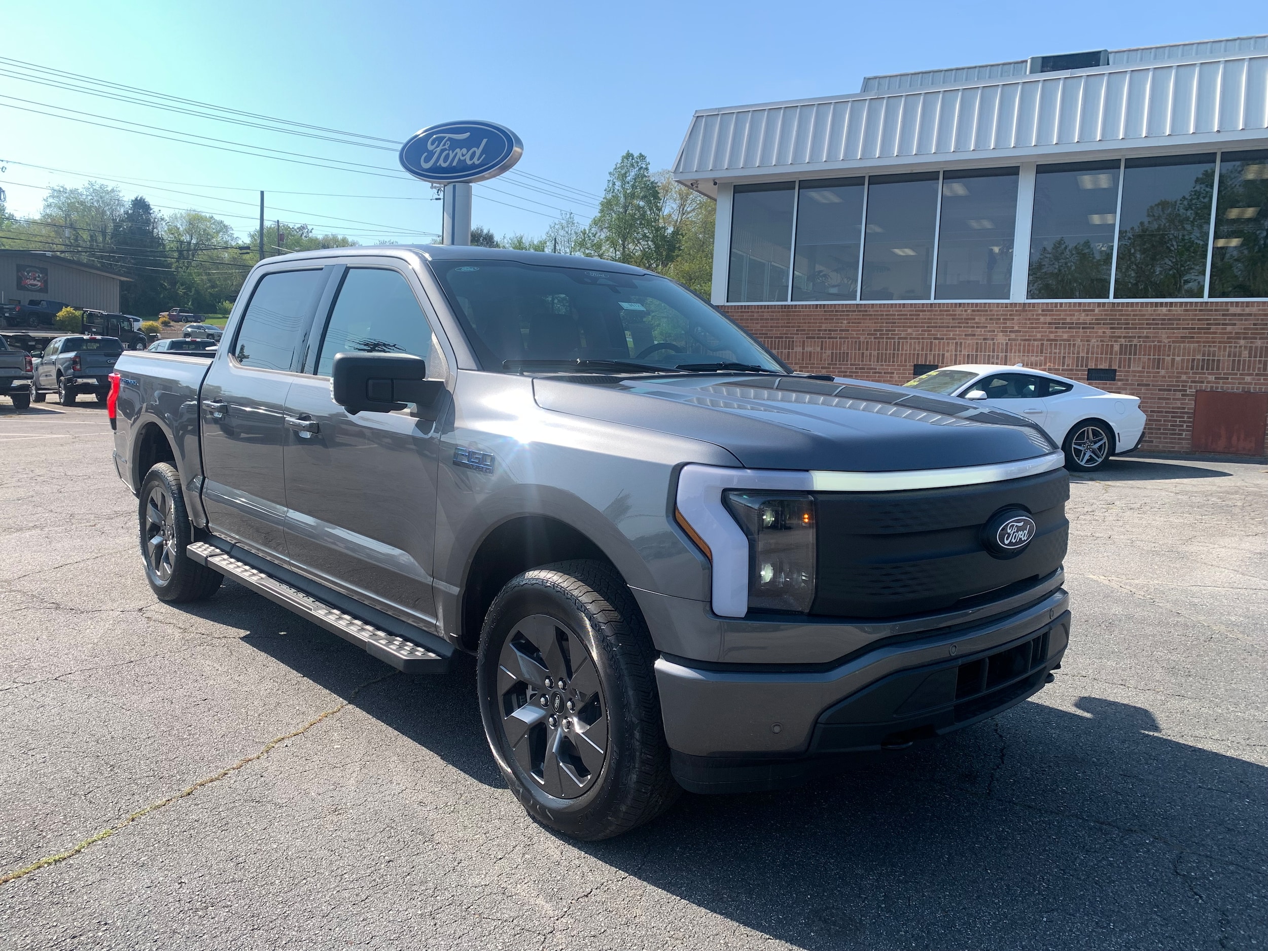 2025 Ford F-150 Lightning Flash's photo