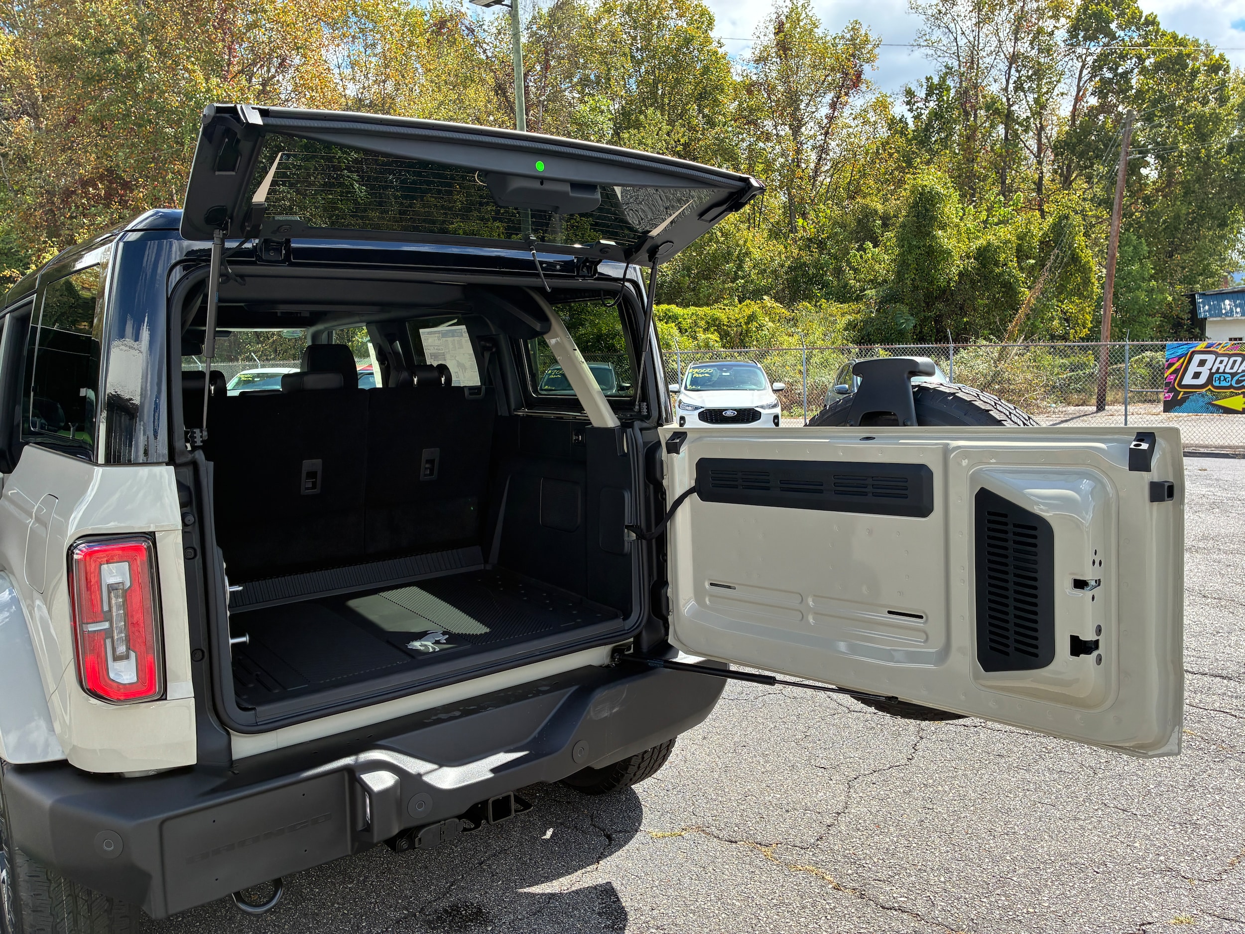 2025 Ford Bronco 4-Door Outer Banks - Photo 12