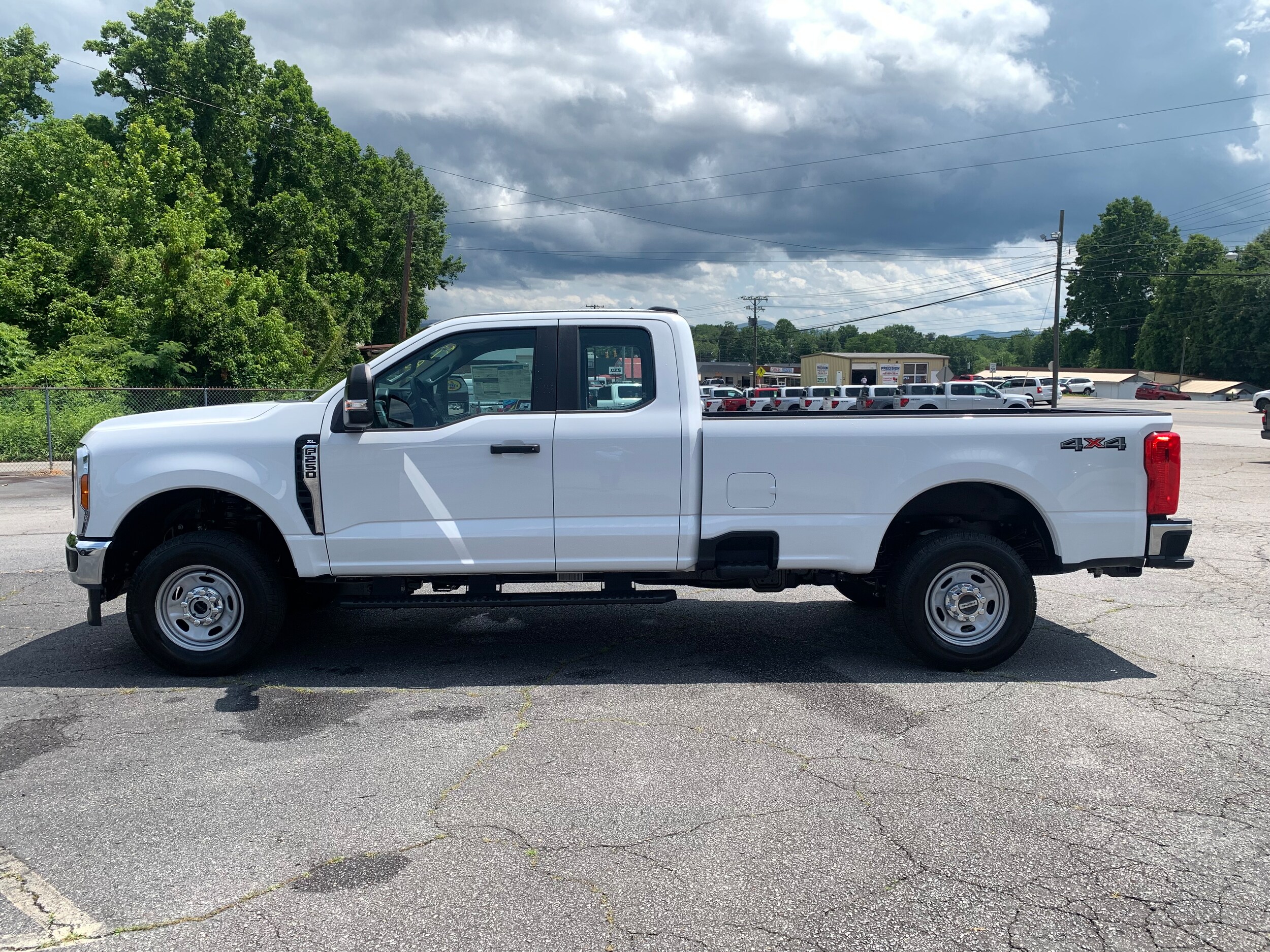 2025 Ford F-250 XL photo 4