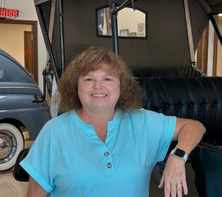Staff member Jenny Brown from ID_46d877