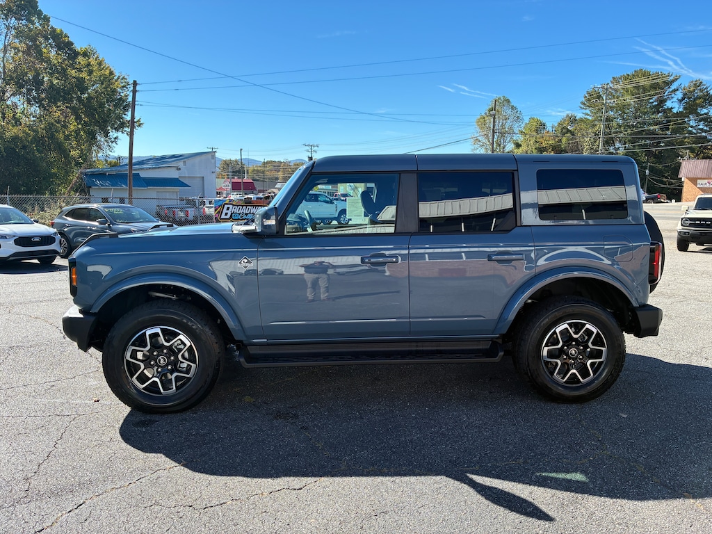 New 2025 Ford Bronco Outer Banks SUV