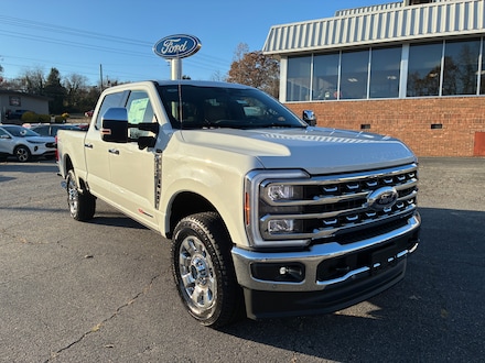 2026 Ford Super Duty F-350 Lariat Crew Cab TRUCK