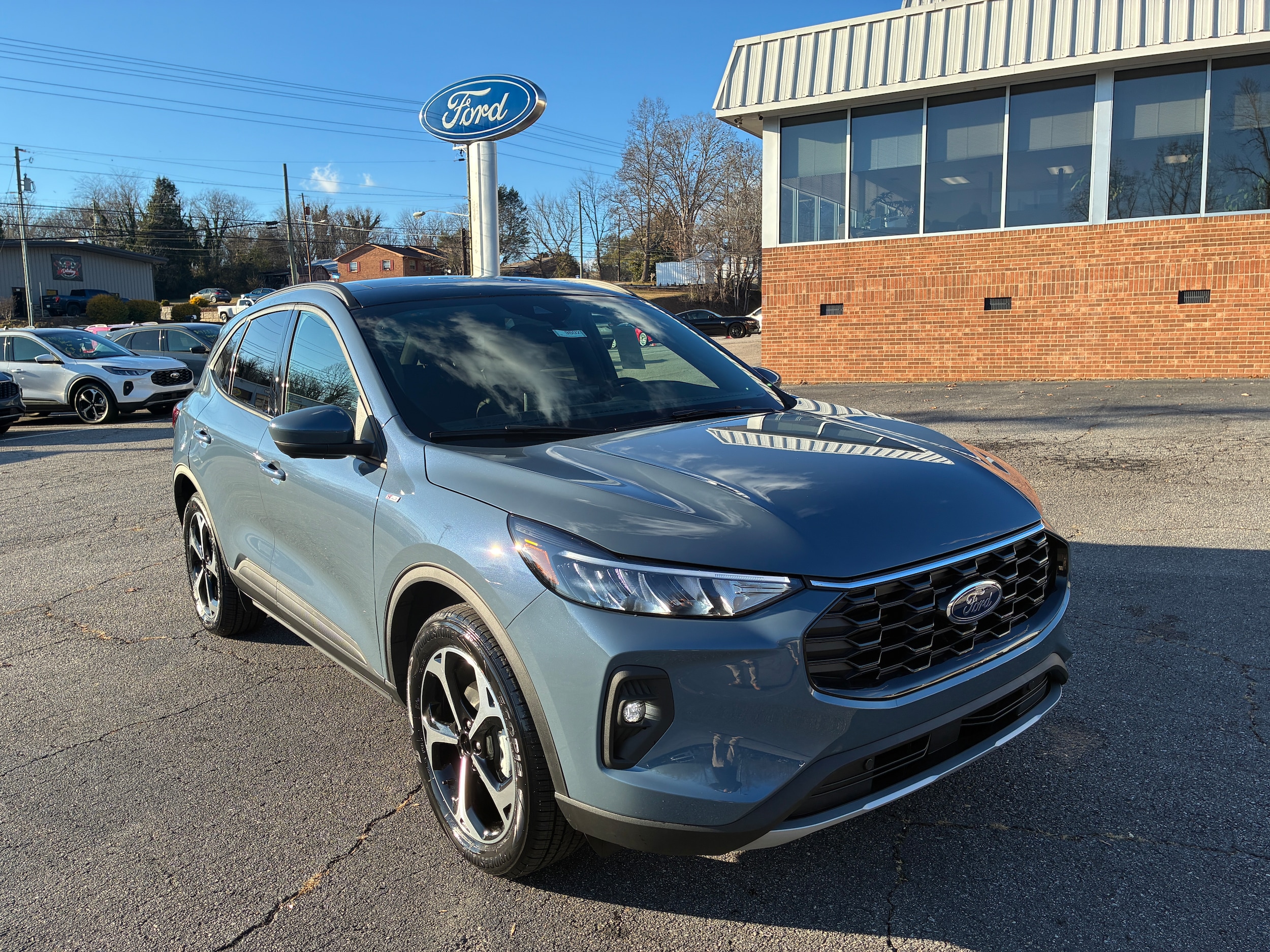 2026 Ford Escape ST-Line Select's photo