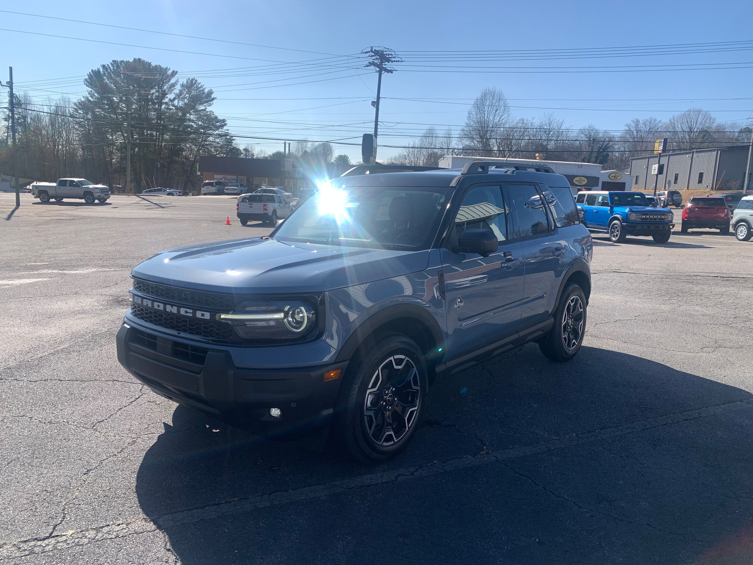 2025 Ford Bronco Sport Outer Banks photo 2