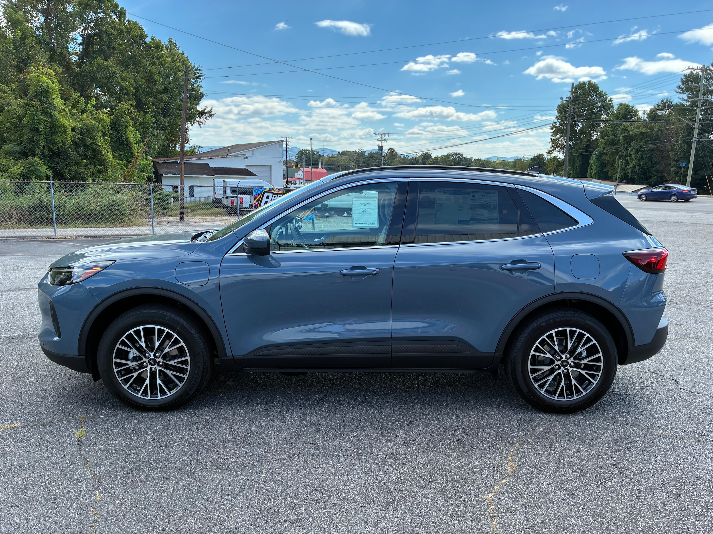 2025 Ford Escape Plug-In Hybrid photo 4