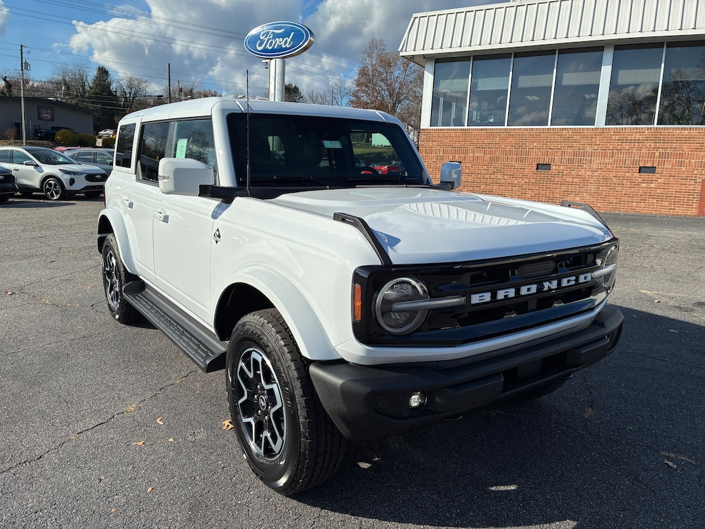 New 2025 Ford Bronco Outer Banks SUV