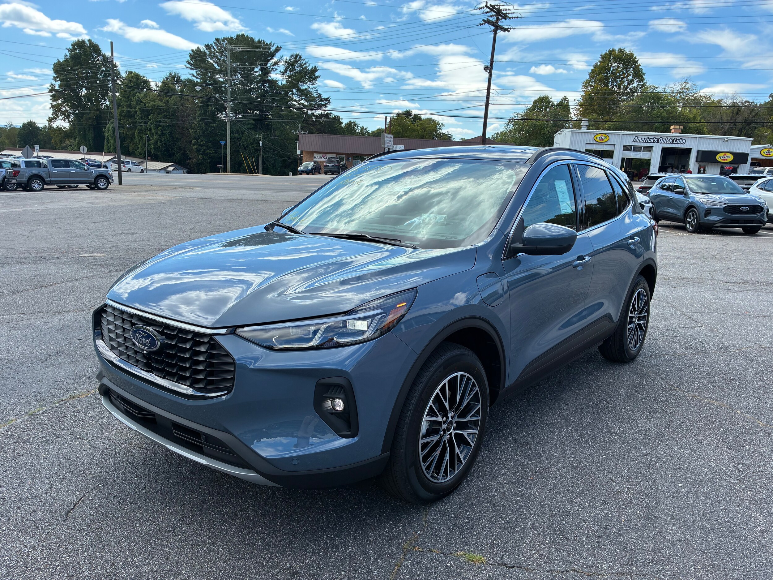 2025 Ford Escape Plug-In Hybrid photo 3