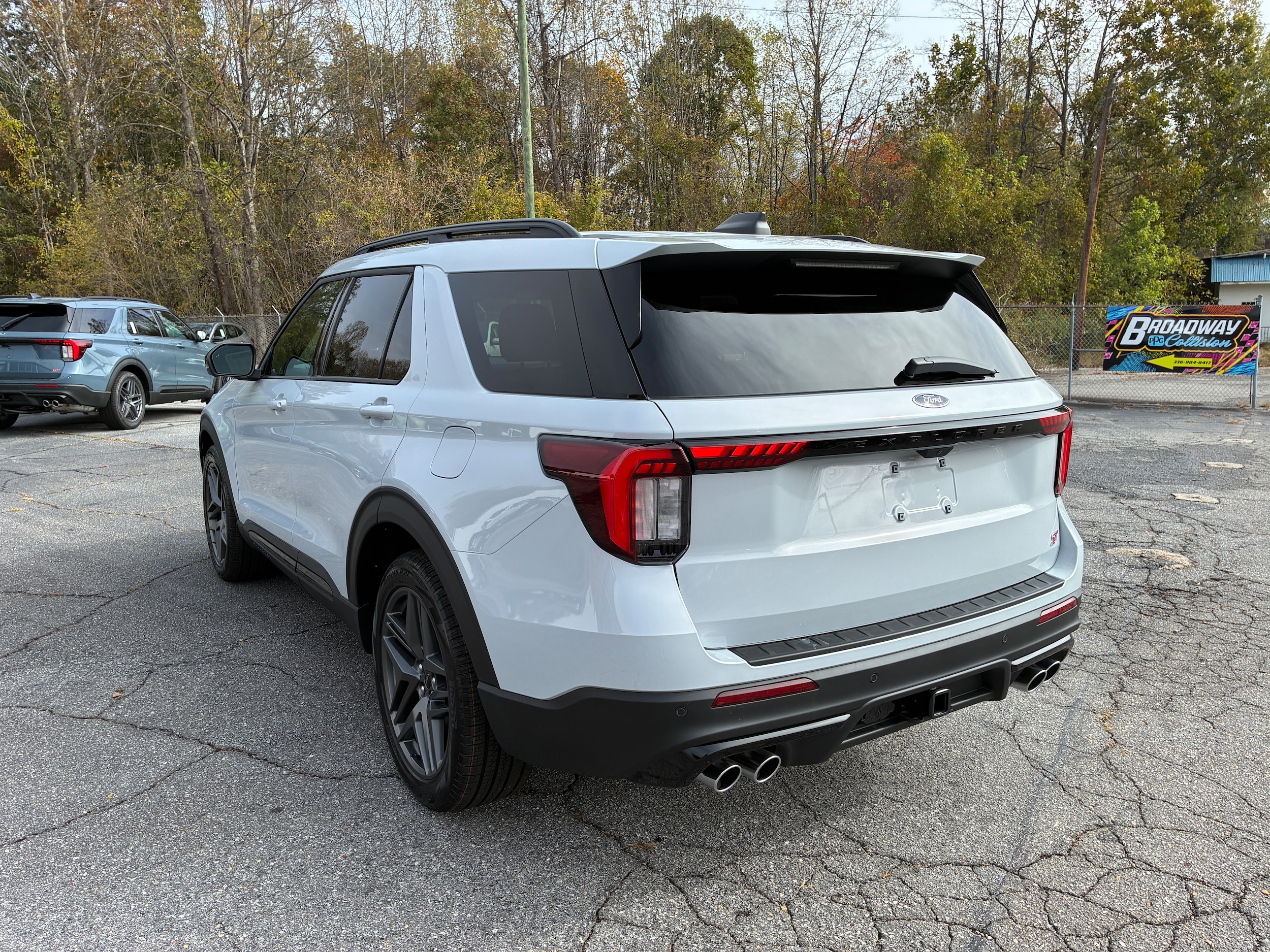 2026 Ford Explorer ST - Photo 5