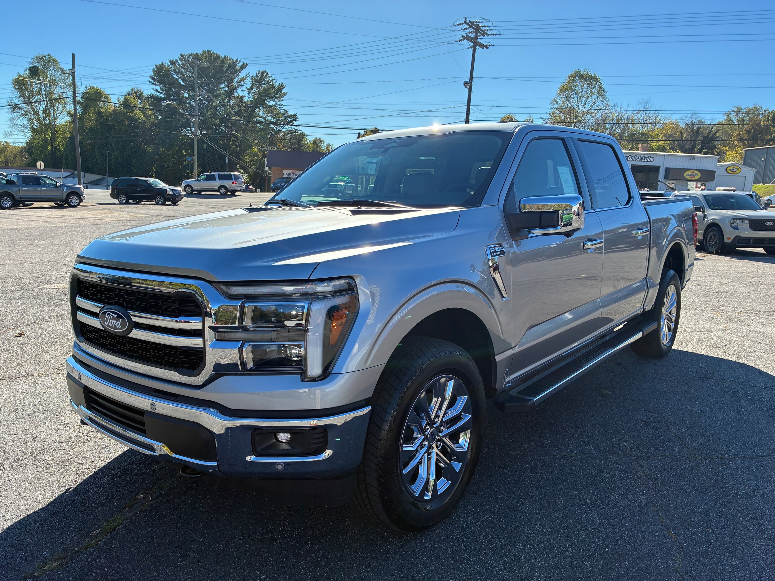 2025 Ford F-150 Lariat photo 3