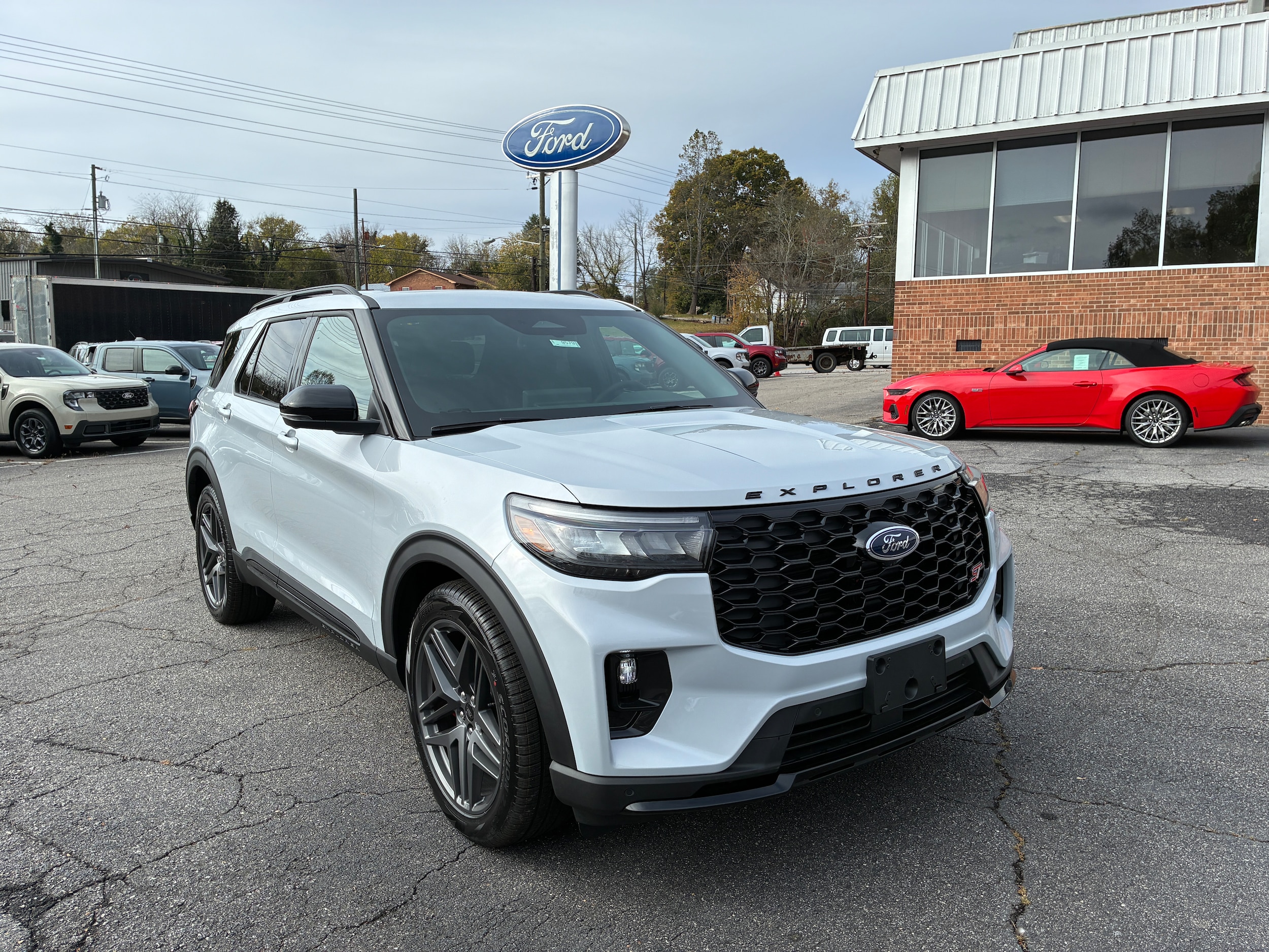 2026 Ford Explorer ST's photo