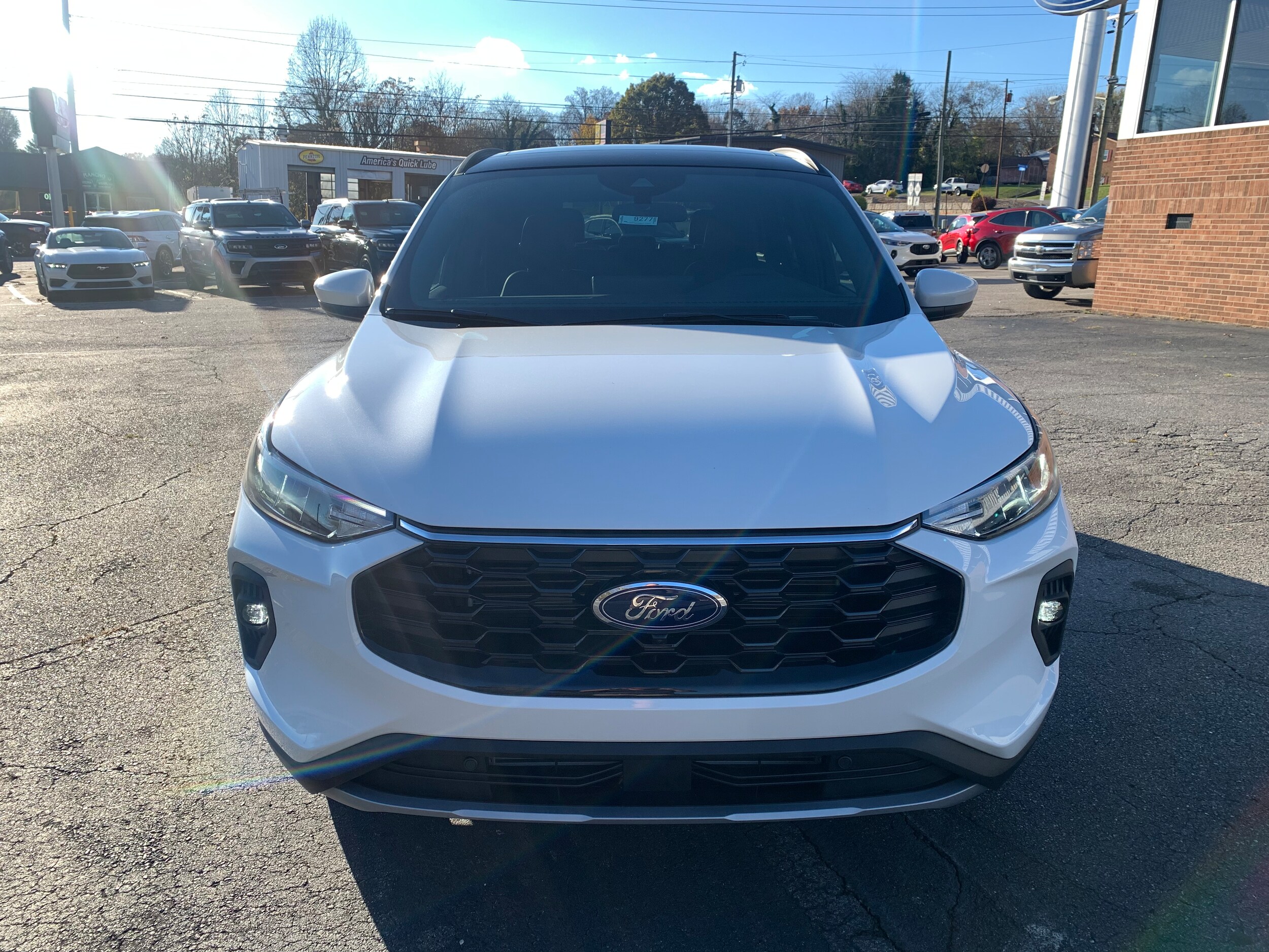 2025 Ford Escape ST-Line Select photo 2