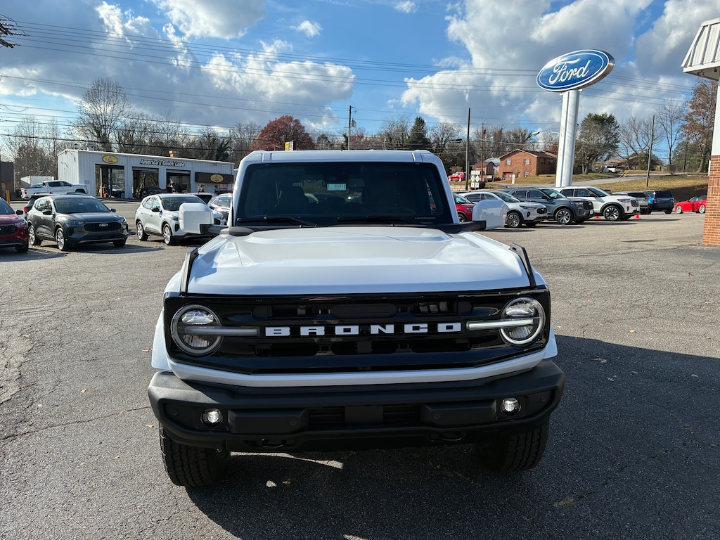 New 2025 Ford Bronco Outer Banks SUV