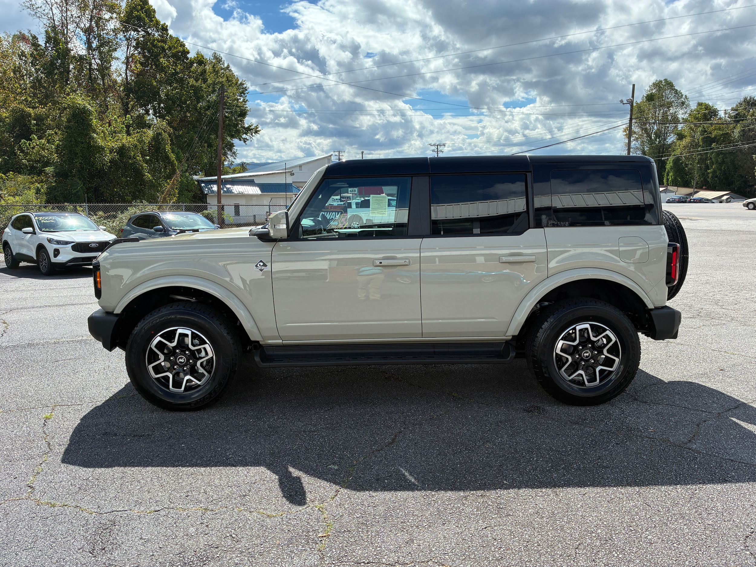 2025 Ford Bronco 4-Door Outer Banks - Photo 4