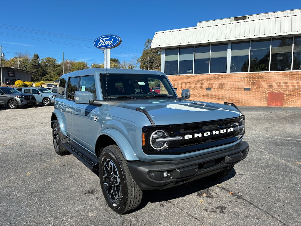 New 2025 Ford Bronco Outer Banks SUV