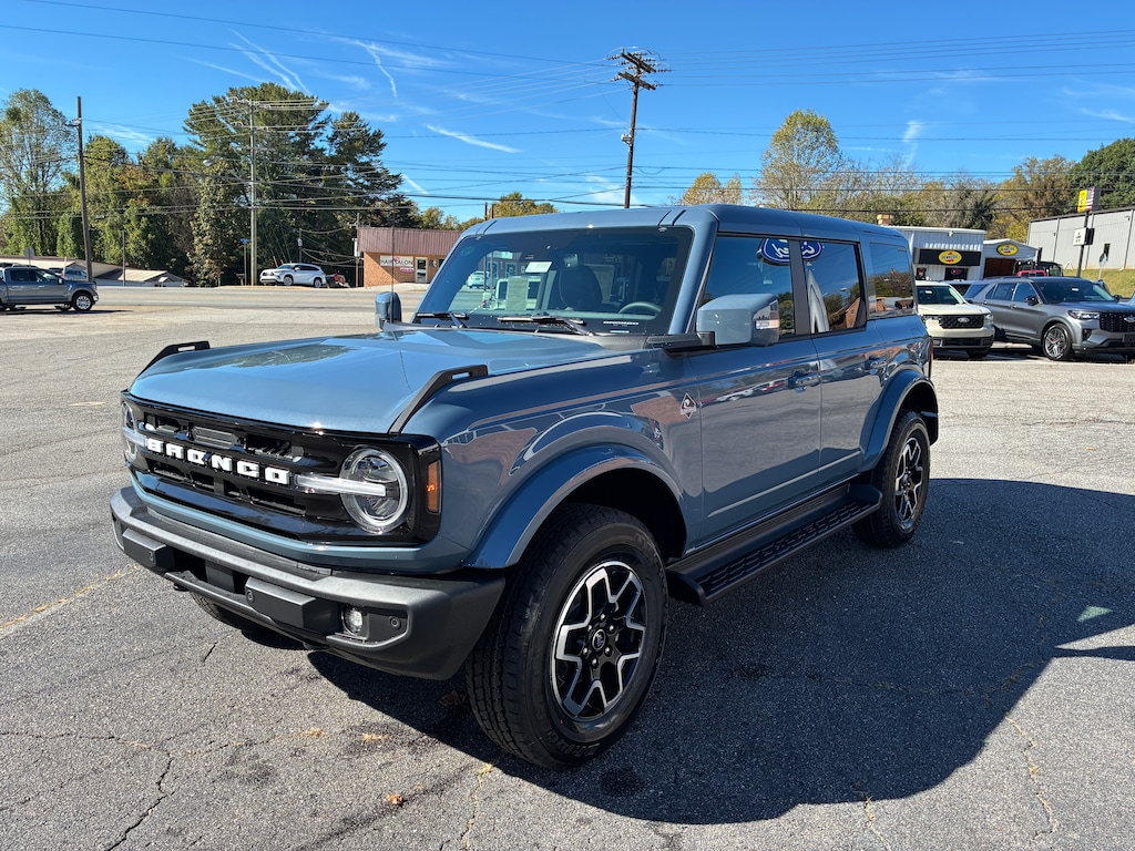 New 2025 Ford Bronco Outer Banks SUV