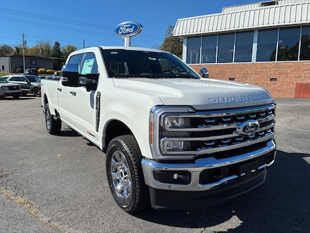 2026 Ford Super Duty F-350 Lariat Crew Cab TRUCK