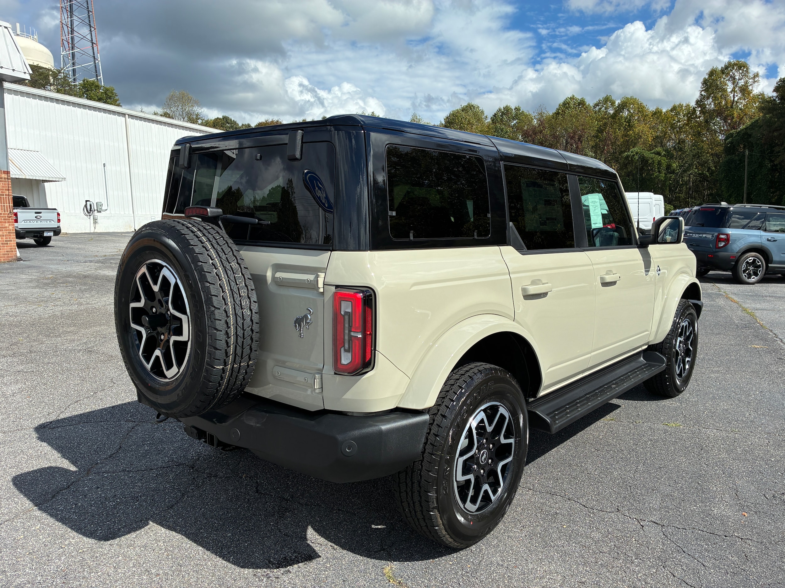 2025 Ford Bronco 4-Door Outer Banks - Photo 7