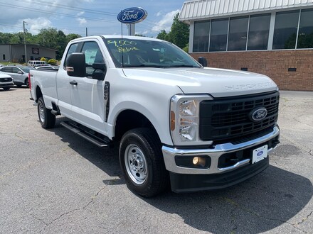 2025 Ford Super Duty F-250 XL SuperCab TRUCK