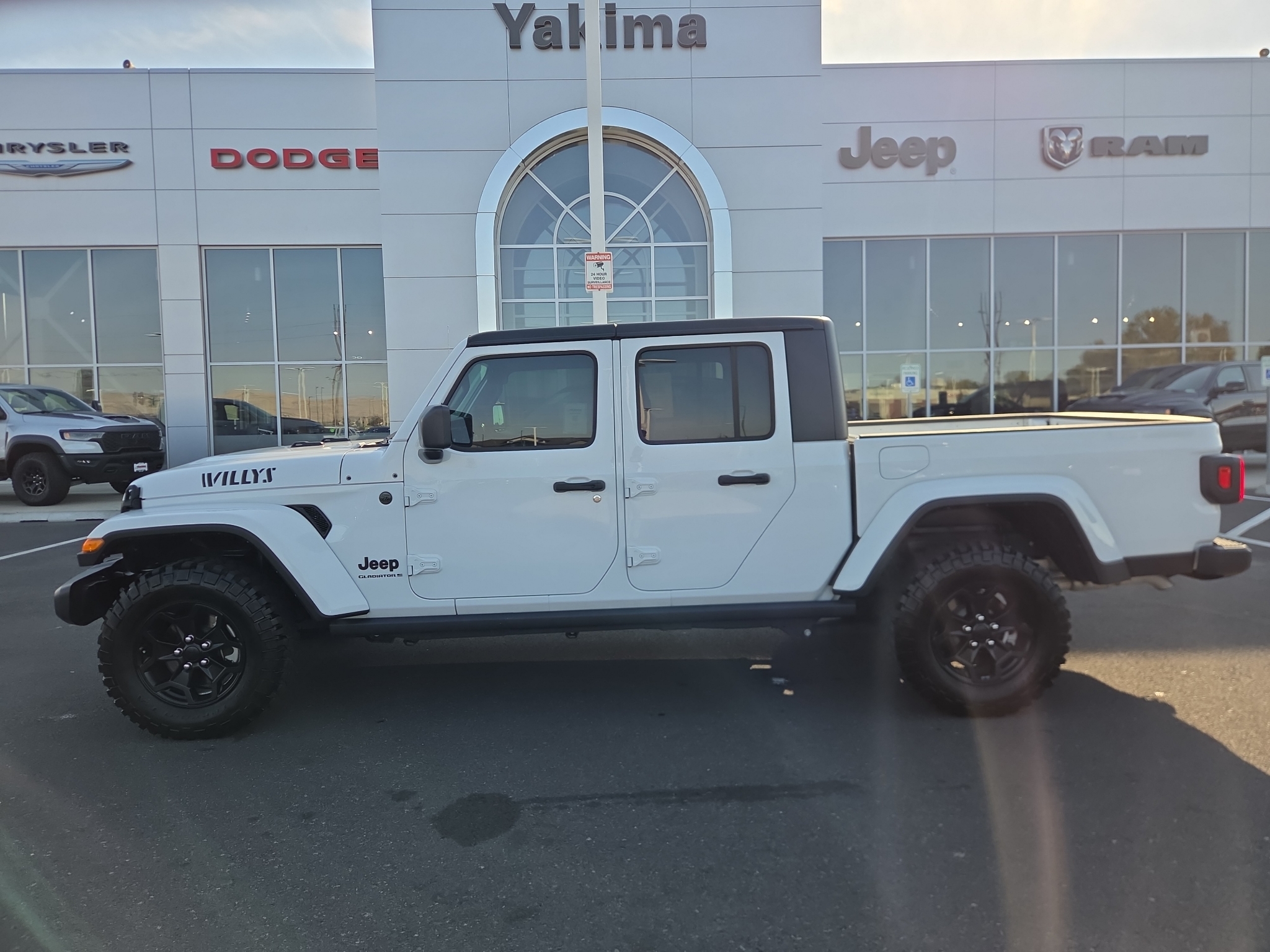 2023 Jeep Gladiator
