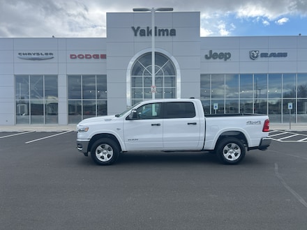 2026 Ram 1500 BIG HORN CREW CAB 4X4 5'7 BOX Pickup