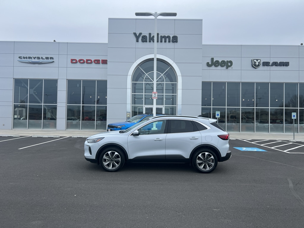 2025 Ford Escape Platinum