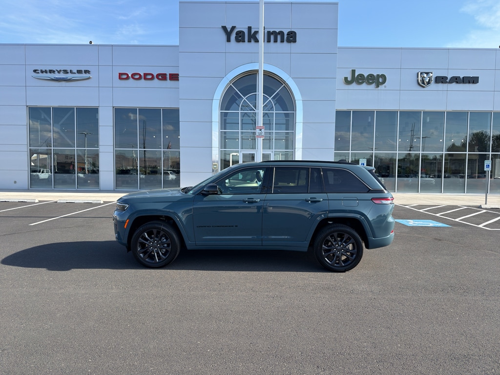 2026 Jeep Grand Cherokee Limited Reserve 4x4's photo