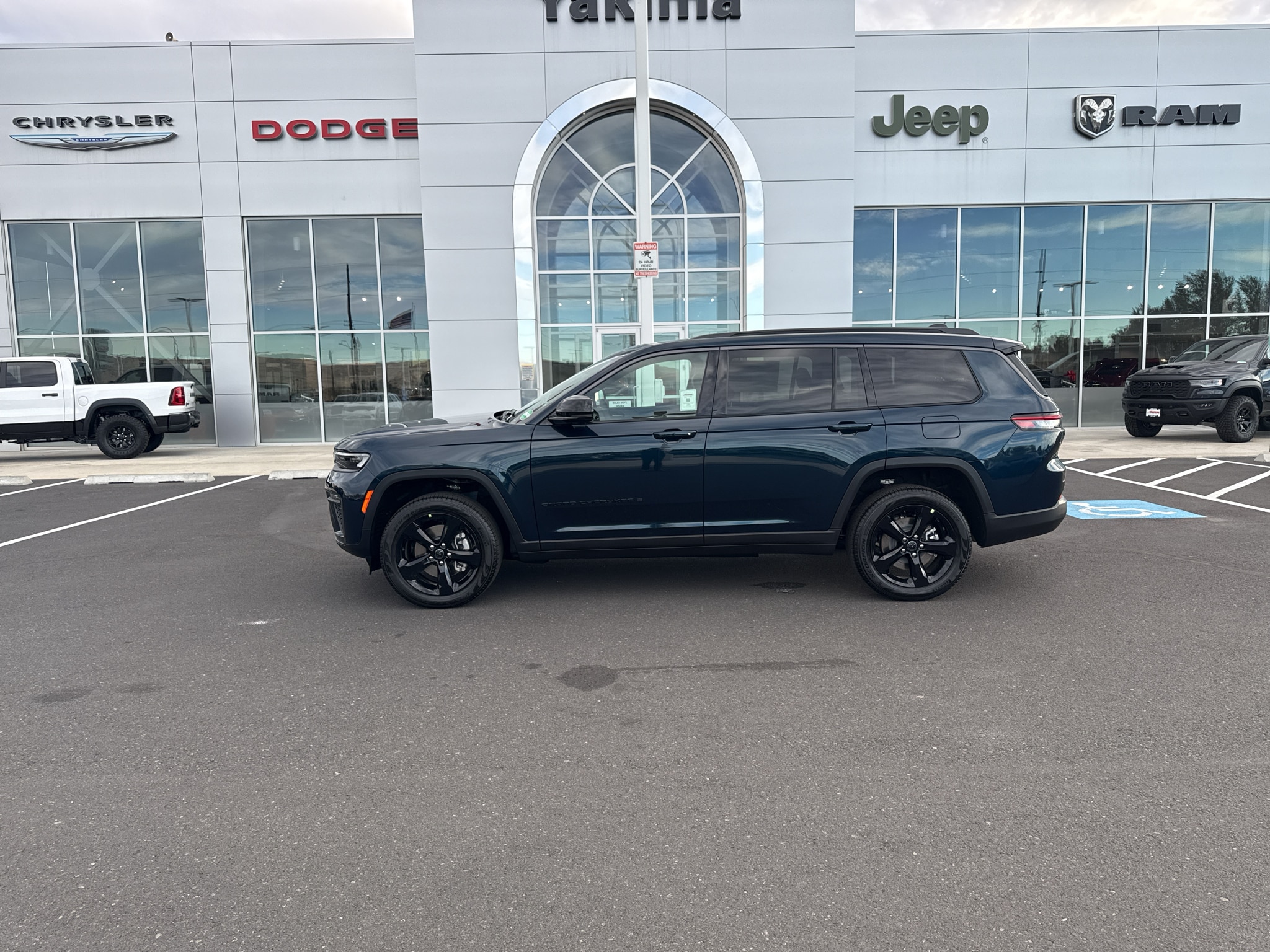 2027 Jeep Grand Cherokee L