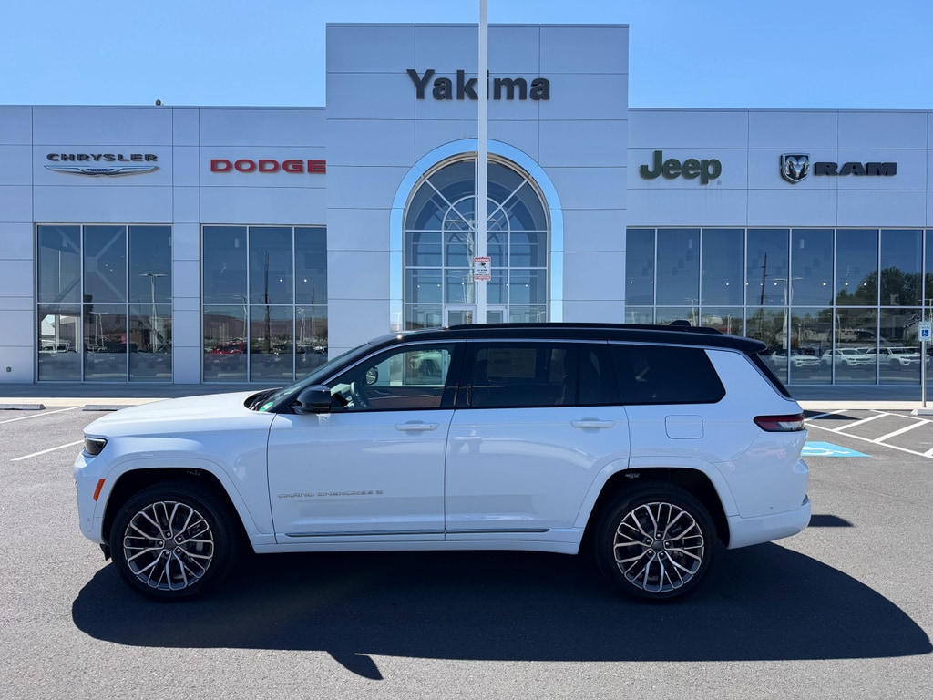 2026 Jeep Grand Cherokee L Summit 4x4's photo