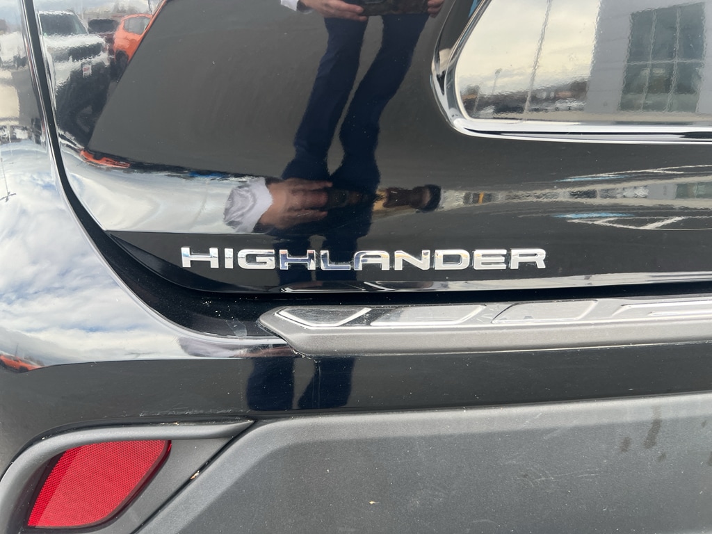 2023 Toyota Highlander L - Photo 9