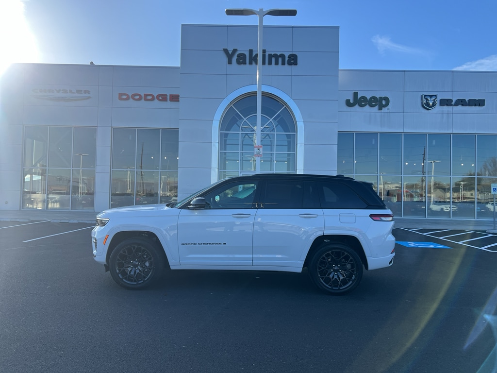 2025 Jeep Grand Cherokee Summit Reserve's photo