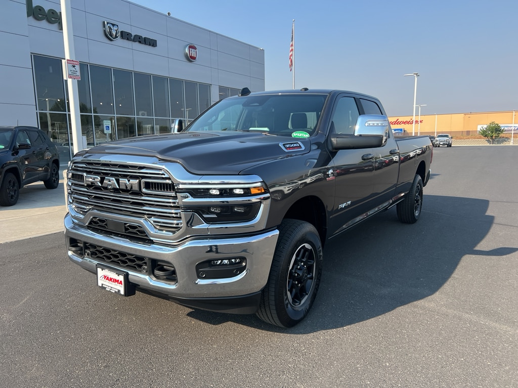 New 2026 Ram 3500 LARAMIE CREW CAB 4X4 8' BOX Pickup