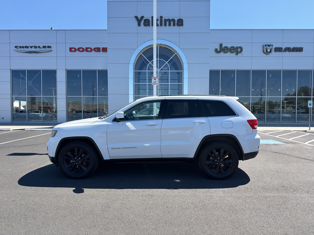 Used 2013 Jeep Grand Cherokee Laredo Altitude with VIN 1C4RJFAT5DC562108 for sale in Union Gap, WA