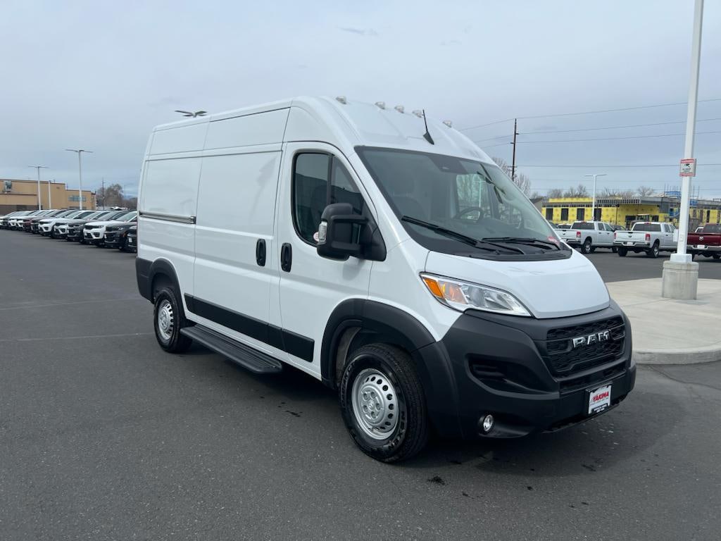 New 2025 Ram ProMaster PROMASTER 1500 TRADESMAN CARGO VAN HIGH ROOF 136' Cargo Van