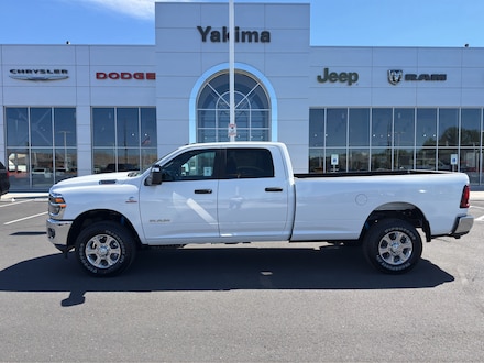 2026 Ram 2500 BIG HORN CREW CAB 4X4 8' BOX Pickup
