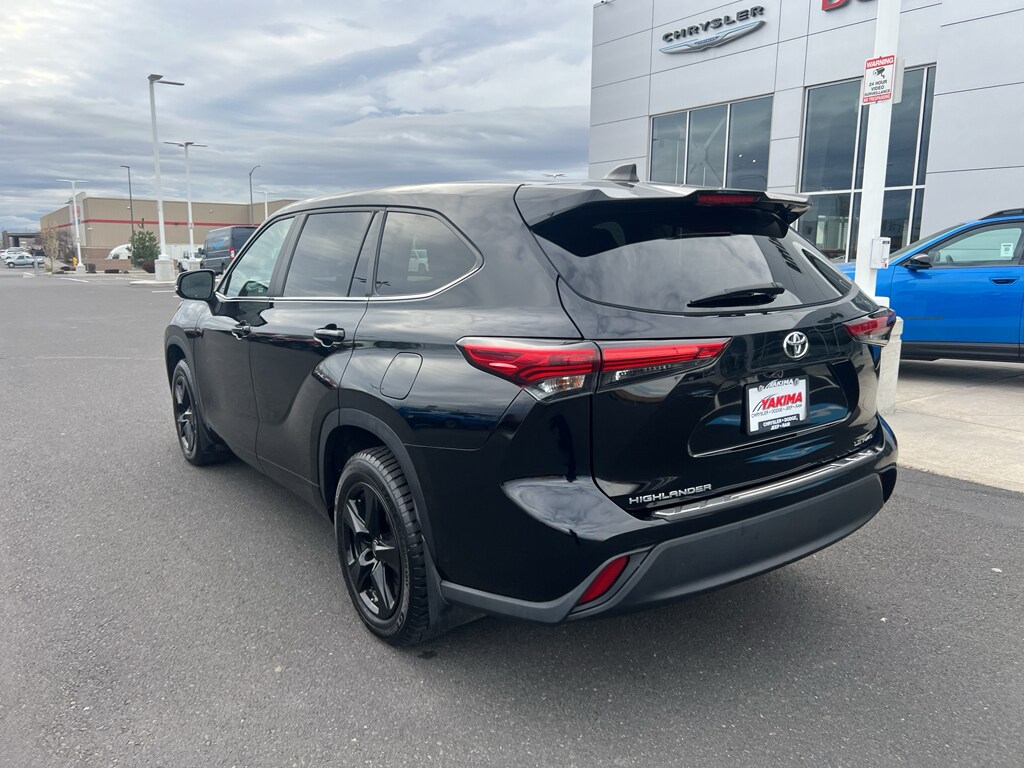 2023 Toyota Highlander L - Photo 8