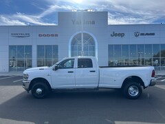 2026 Ram 3500 TRADESMAN CREW CAB 4X4 8' BOX Pickup