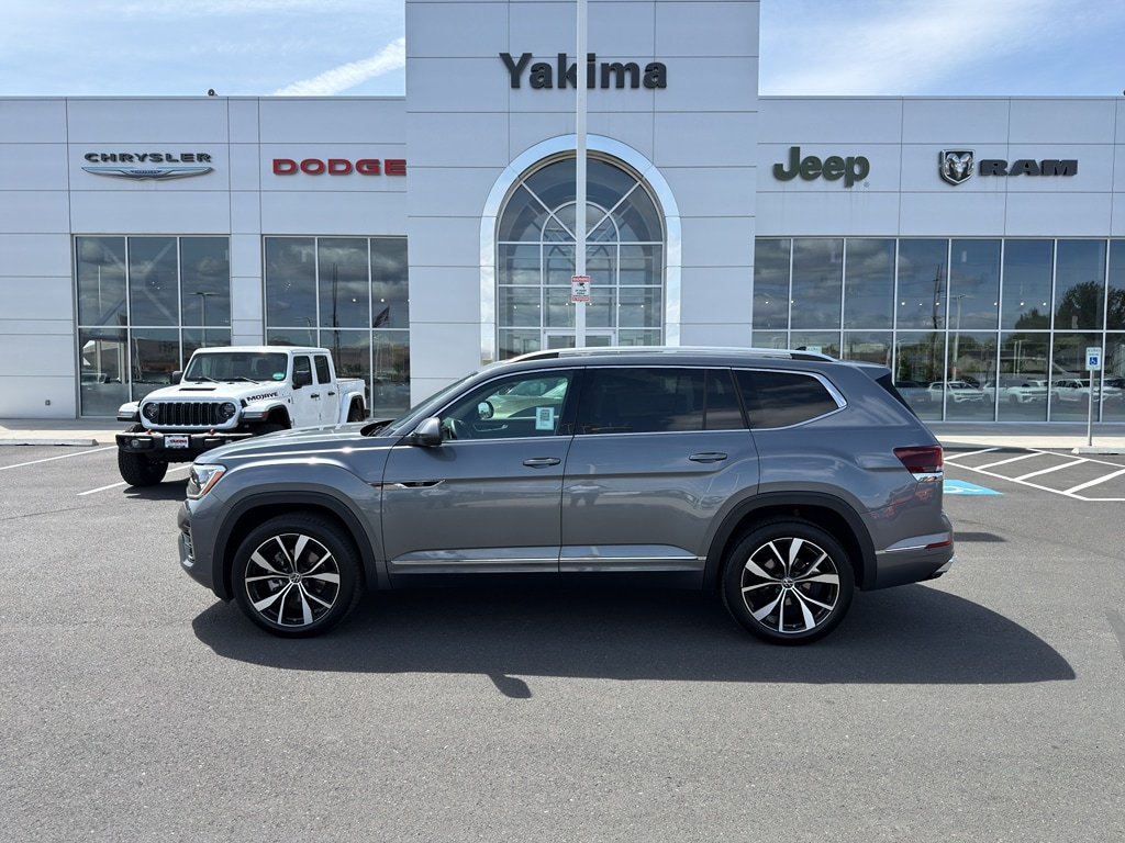 2024 Volkswagen Atlas 2.0T SEL Premium R-Line 4MOTION's photo
