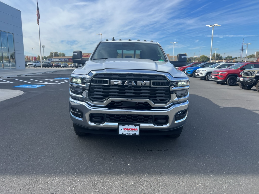 New 2026 Ram 3500 TRADESMAN CREW CAB 4X4 8' BOX Pickup