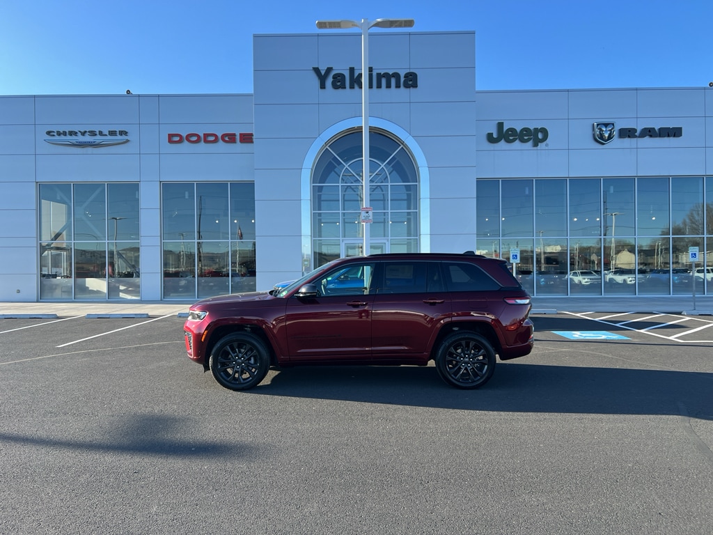 2026 Jeep Grand Cherokee Limited Reserve 4x4's photo