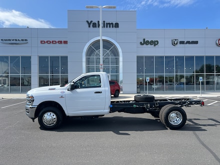 2025 Ram 3500 Chassis Cab 3500 TRADESMAN CHASSIS REGULAR CAB 4X4 84' CA Pickup