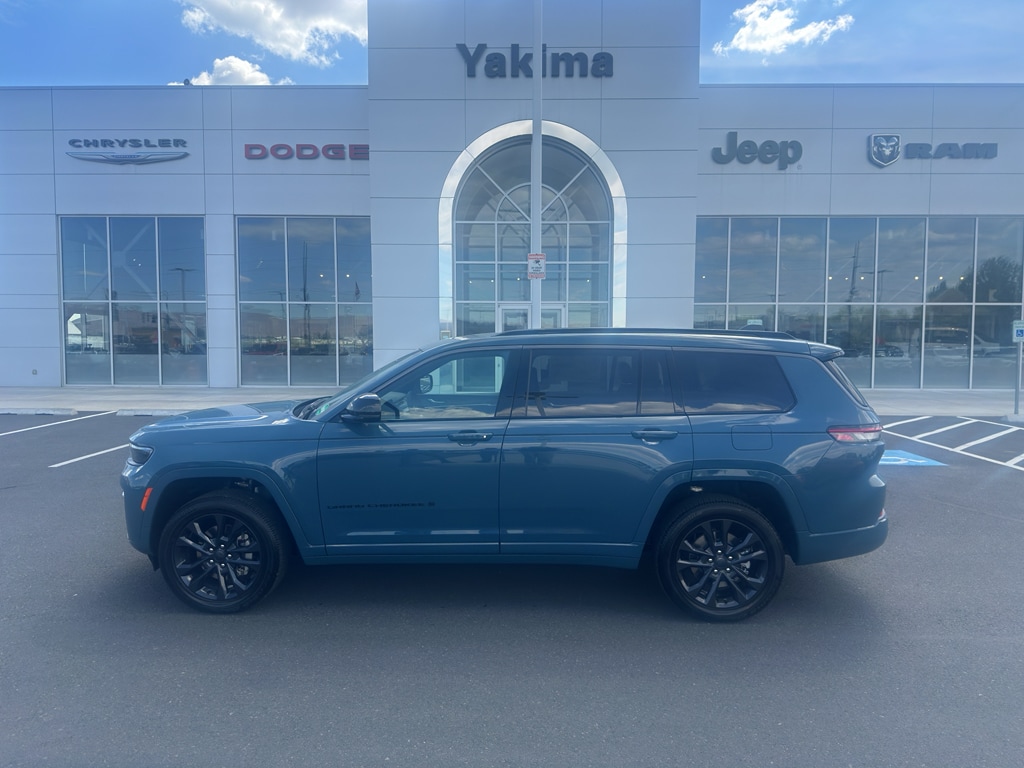 2026 Jeep Grand Cherokee L Limited Reserve 4x4's photo