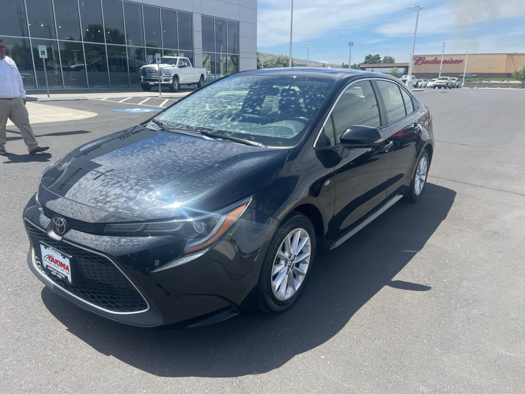 Used 2020 Toyota Corolla XLE with VIN JTDFPRAE5LJ055482 for sale in Union Gap, WA