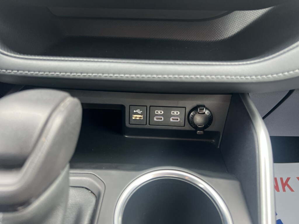 2023 Toyota Highlander L - Photo 14