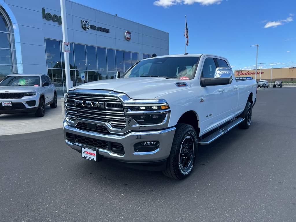 New 2025 Ram 2500 LARAMIE CREW CAB 4X4 8' BOX Pickup