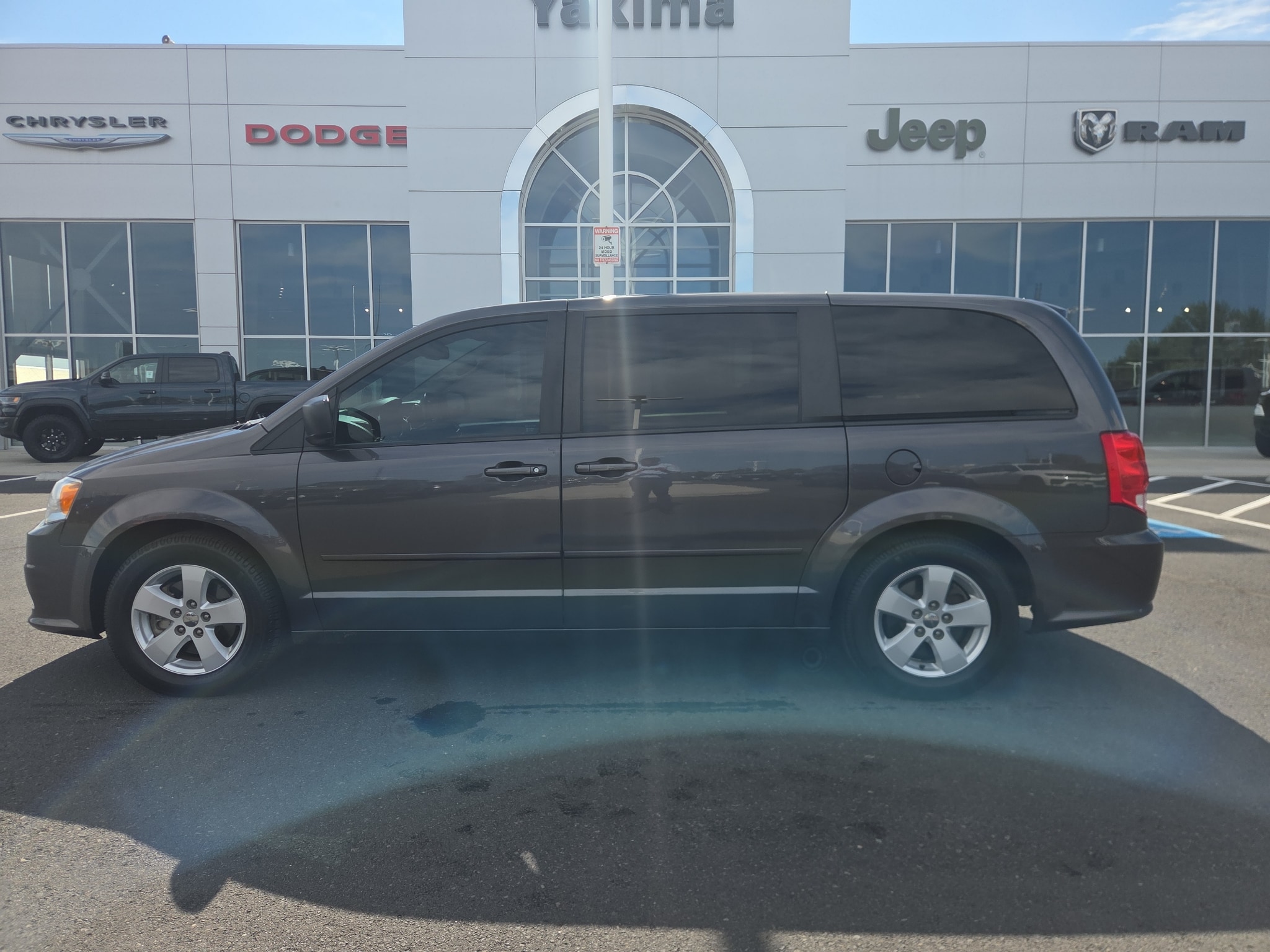 Used 2017 Dodge Grand Caravan SE with VIN 2C4RDGBG1HR731214 for sale in Union Gap, WA