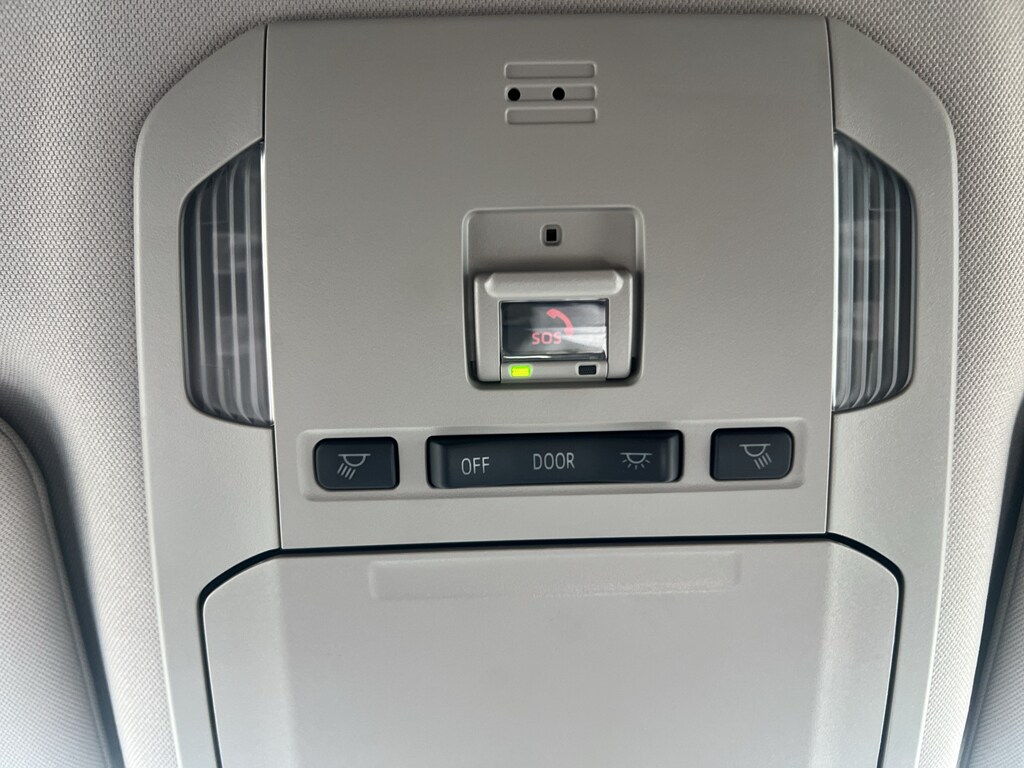 2023 Toyota Highlander L - Photo 16