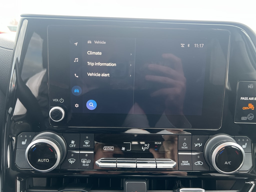 2023 Toyota Highlander L - Photo 13