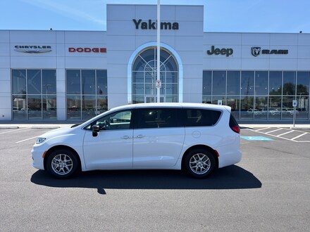2024 Chrysler Pacifica Touring L Van Passenger Van